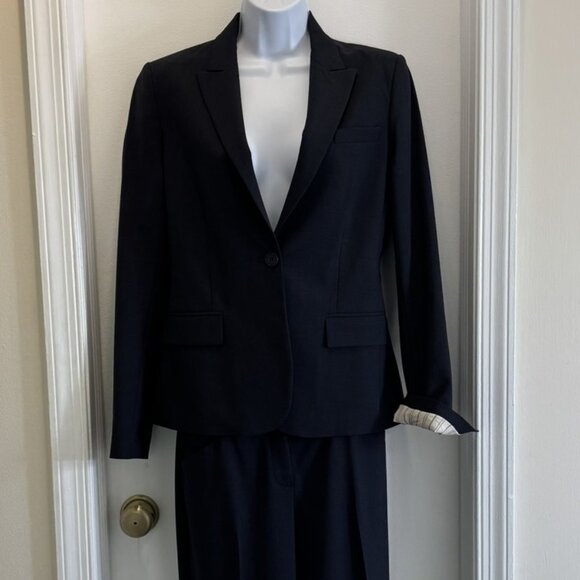 Theory Navy Blue Pantsuit size 8 (pants & jacket included) - Picture 4 of 14
